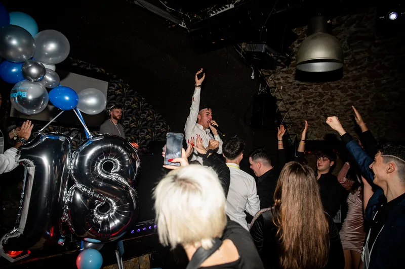 Portfolio fotografico - Festa di compleanno 18 anni — atmosfera club